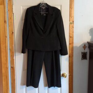 Liz Claiborne Suits Petite Sz 14P Pinstripe Pantsuit Office Career Professional